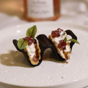 Tacos Stracciatella e Tartare di Gambero Rosso